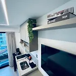 Apartamento Com Varanda Disponivel. Bh 325.