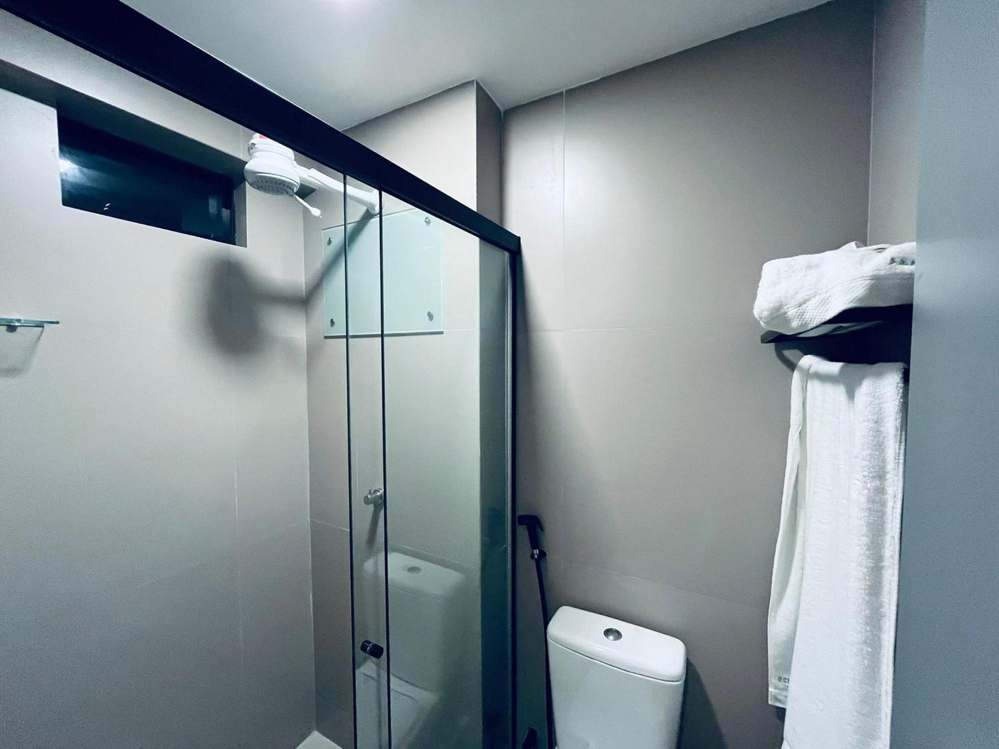 Apartamento Com Varanda Disponivel. Bh 325.