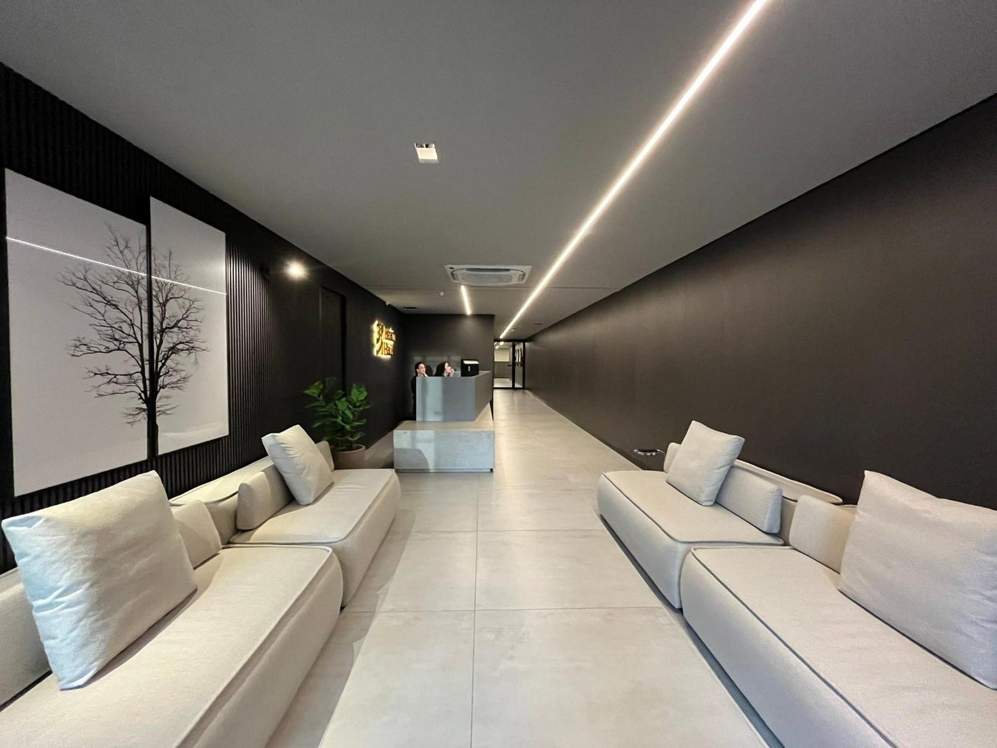 Com Varanda Disponivel. Bh 325. Apartamento *